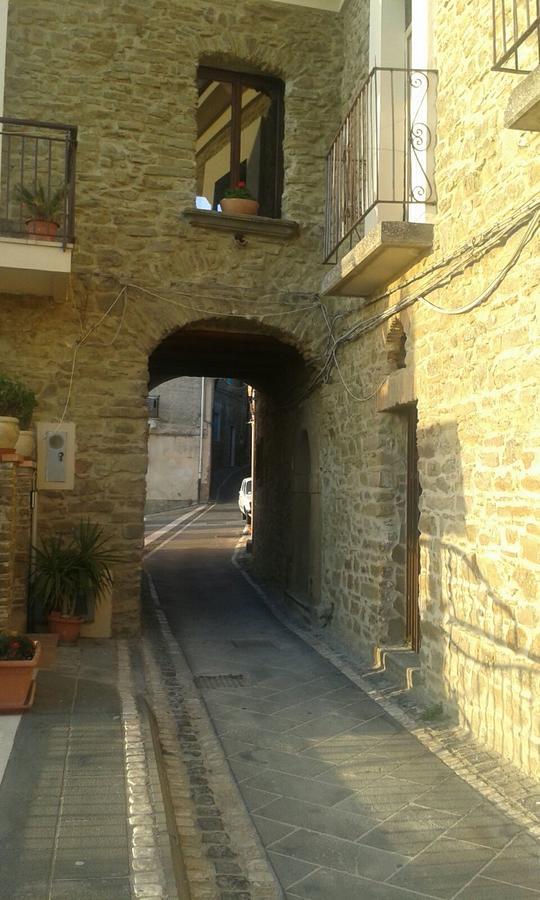 Pozzo Medievale Prignano Cilento Buitenkant foto