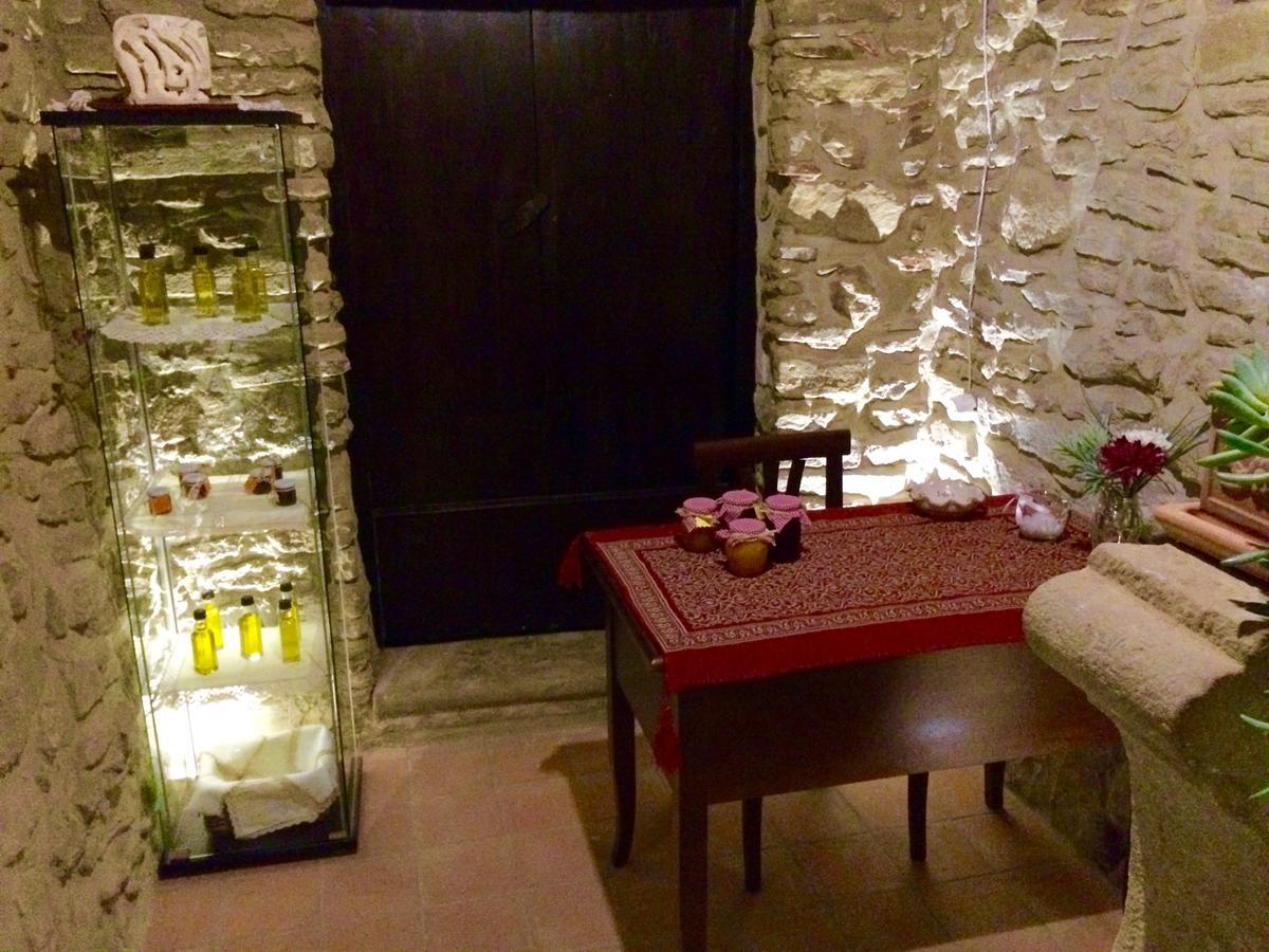 Pozzo Medievale Prignano Cilento Buitenkant foto