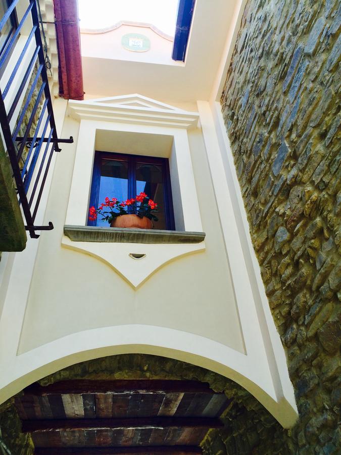 Pozzo Medievale Prignano Cilento Buitenkant foto
