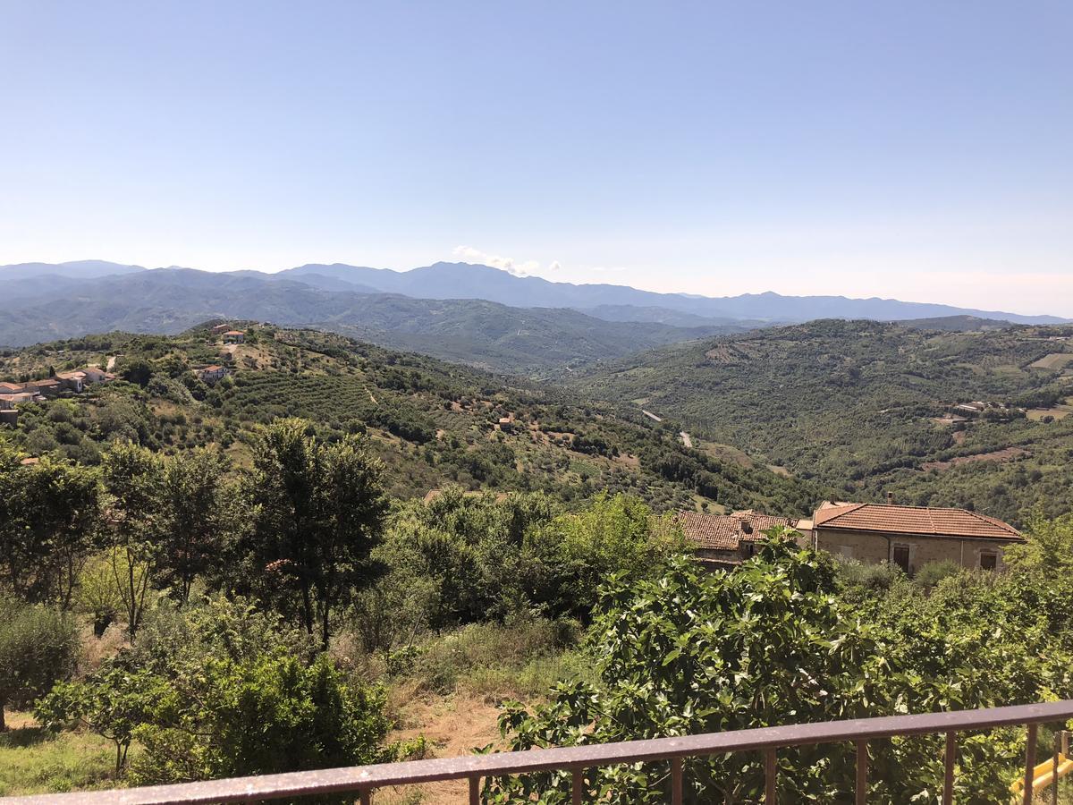 Pozzo Medievale Prignano Cilento Buitenkant foto
